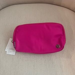 Lululemon everywhere belt bag (NWT)